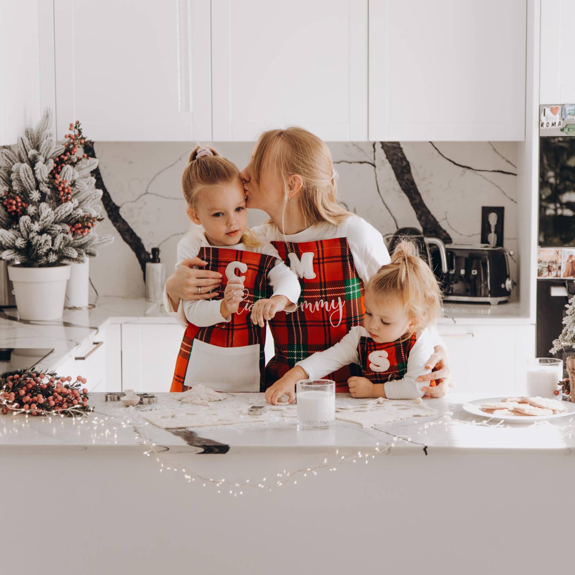 Passende Weihnachtsschürzen Mutter Und Tochter Geschenk Personalisierte Schürzen Bestickte Küchenschürzen Benutzerdefinierte Kochgeschenke Kinder Passende Weihnachtsschürzen Mutter Und Tochter Geschenk Personalisierte Schürzen Bestickte Küchenschürzen Benutzerdefinierte Kochgeschenke Kinder von BusyPuzzle