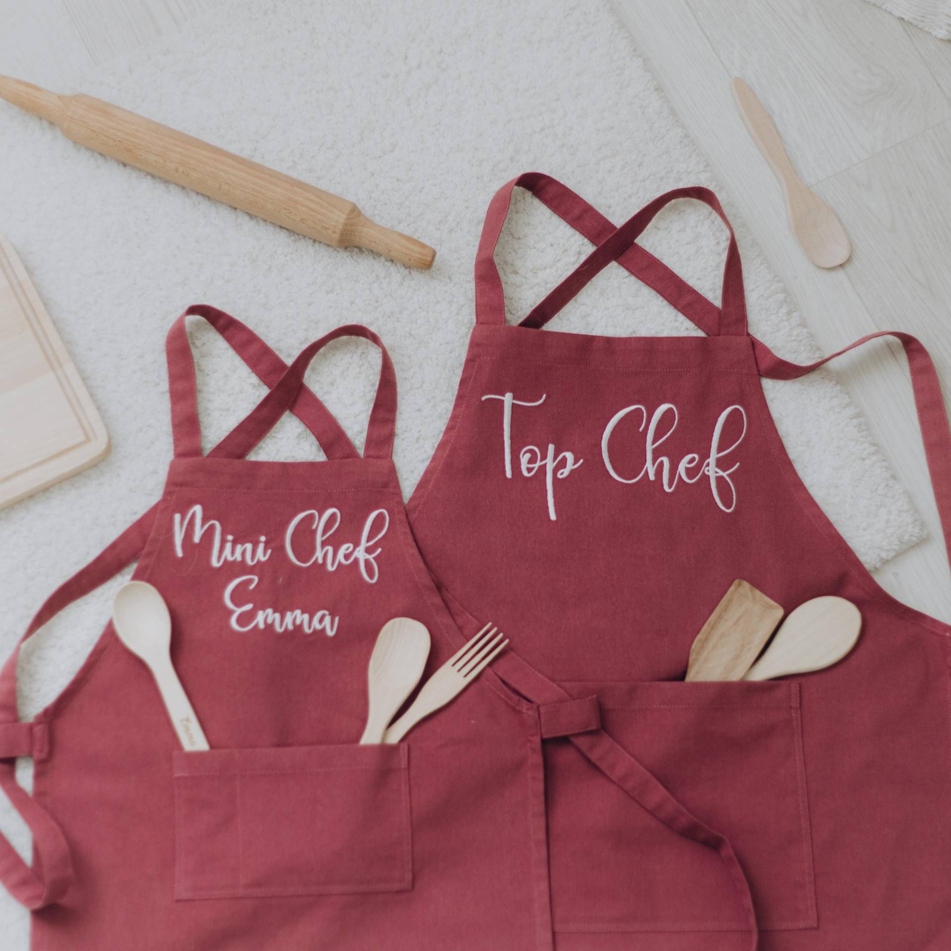 Personalisierte Kinderschürze Individuelle Schürze Kochschürze Für Mädchen Und Jungen Little Chef Mutter Tochter Passende Schürzen Personalisierte Kinderschürze Individuelle Schürze Kochschürze Für Mädchen Und Jungen Little Chef Mutter Tochter Passende Schürzen von BusyPuzzle