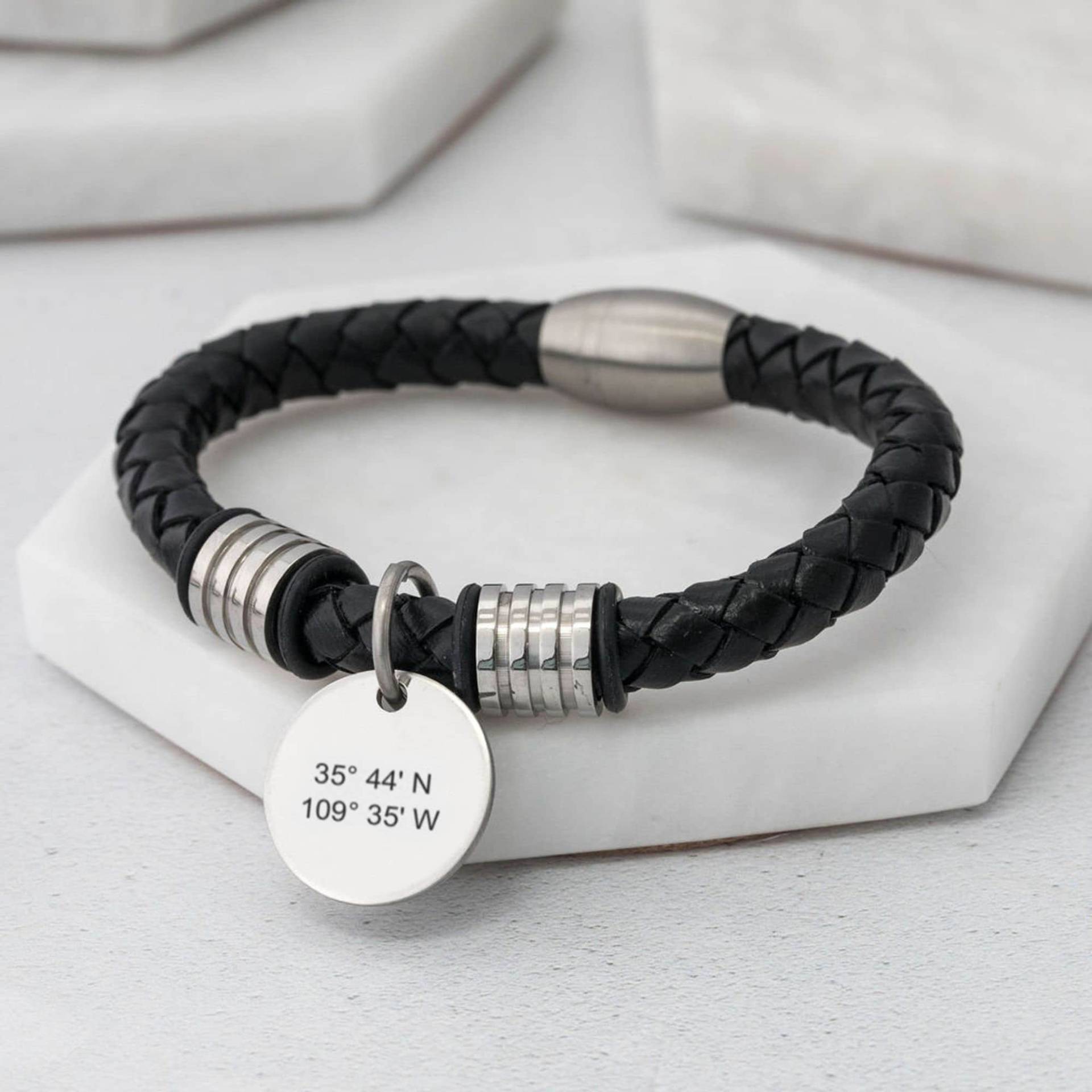 Herren Leder Breitengrad Längengrad Armband Gps Koordinaten Schmuck Für Ihn Individuell Gravierte Ort Personalisierte Charme Geschenk Uk Mamba von ButlerAndGrace