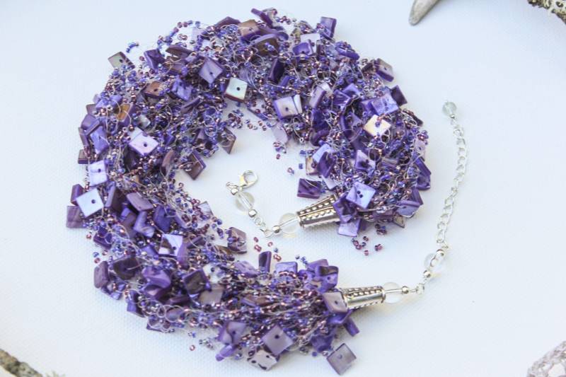 Lila Halskette, Dicke Häkelkette, Luftige Perlen-Halskette, Statement-Halskette, Multistrand-Halskette, Violette Brauthalskette Lila Halskette, Dicke Häkelkette, Luftige Perlen-Halskette, Statement-Halskette, Multistrand-Halskette, Violette Brauthalskette von ButtercupGoods