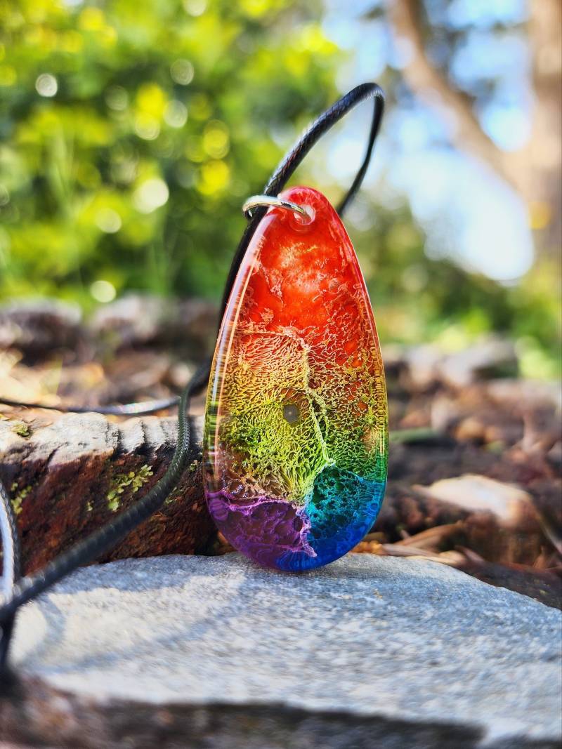 Handgemachte Resin Lava Lampe Halskette Bunte Petri Anhänger Handgemachte Resin Lava Lampe Halskette Bunte Petri Anhänger von ButterflyCustoms