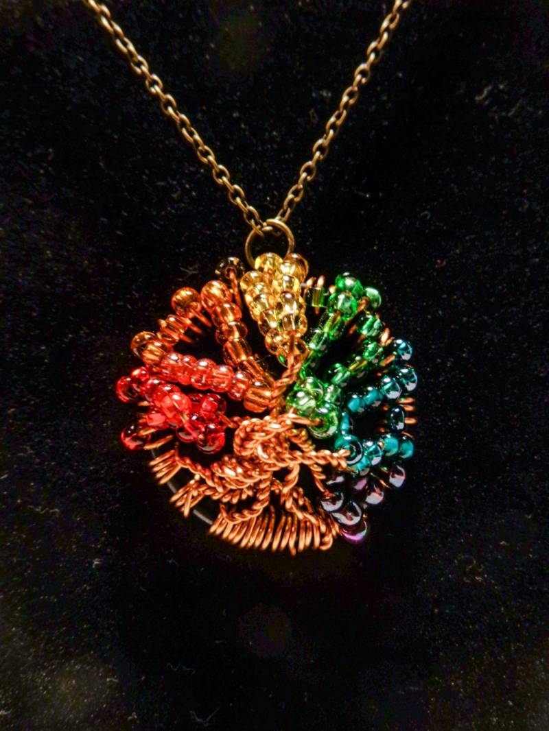 Regenbogen Baum Des Lebens Drahthalskette Regenbogen Baum Des Lebens Drahthalskette von ButterflyDark