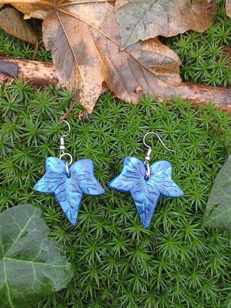 Magical Ivy - Wunderschön Blaue Efeu Ohrringe Aus Polymerclay Magical Ivy - Wunderschön Blaue Efeu Ohrringe Aus Polymerclay von ButterflyForestArt