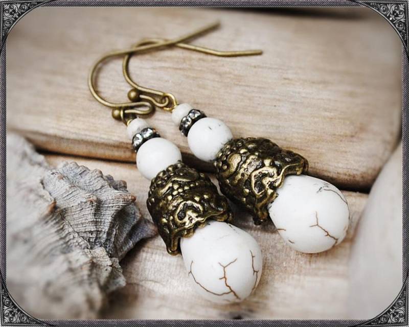 Cremefarbene Ohrhänger Boho von ButterflyLotusShop