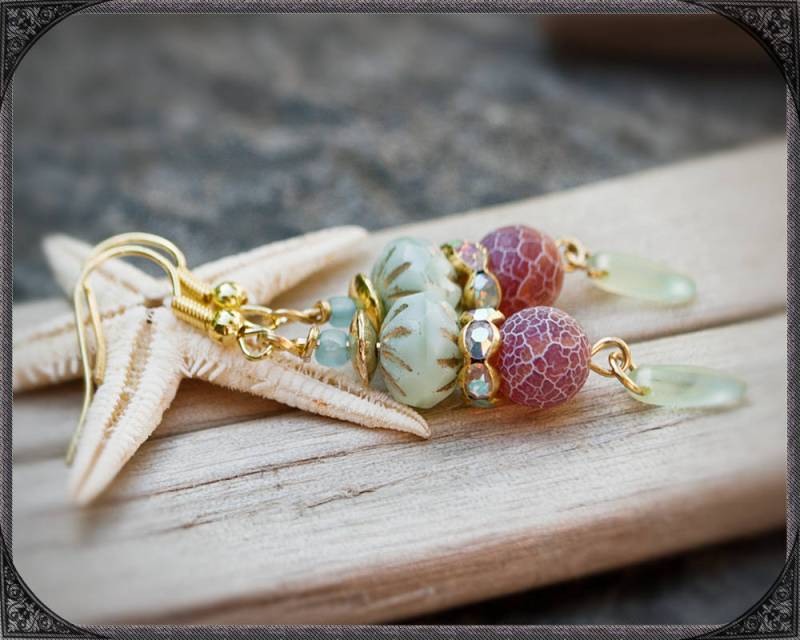 Mint-Rot-Goldfarbene Ohrhänger von ButterflyLotusShop