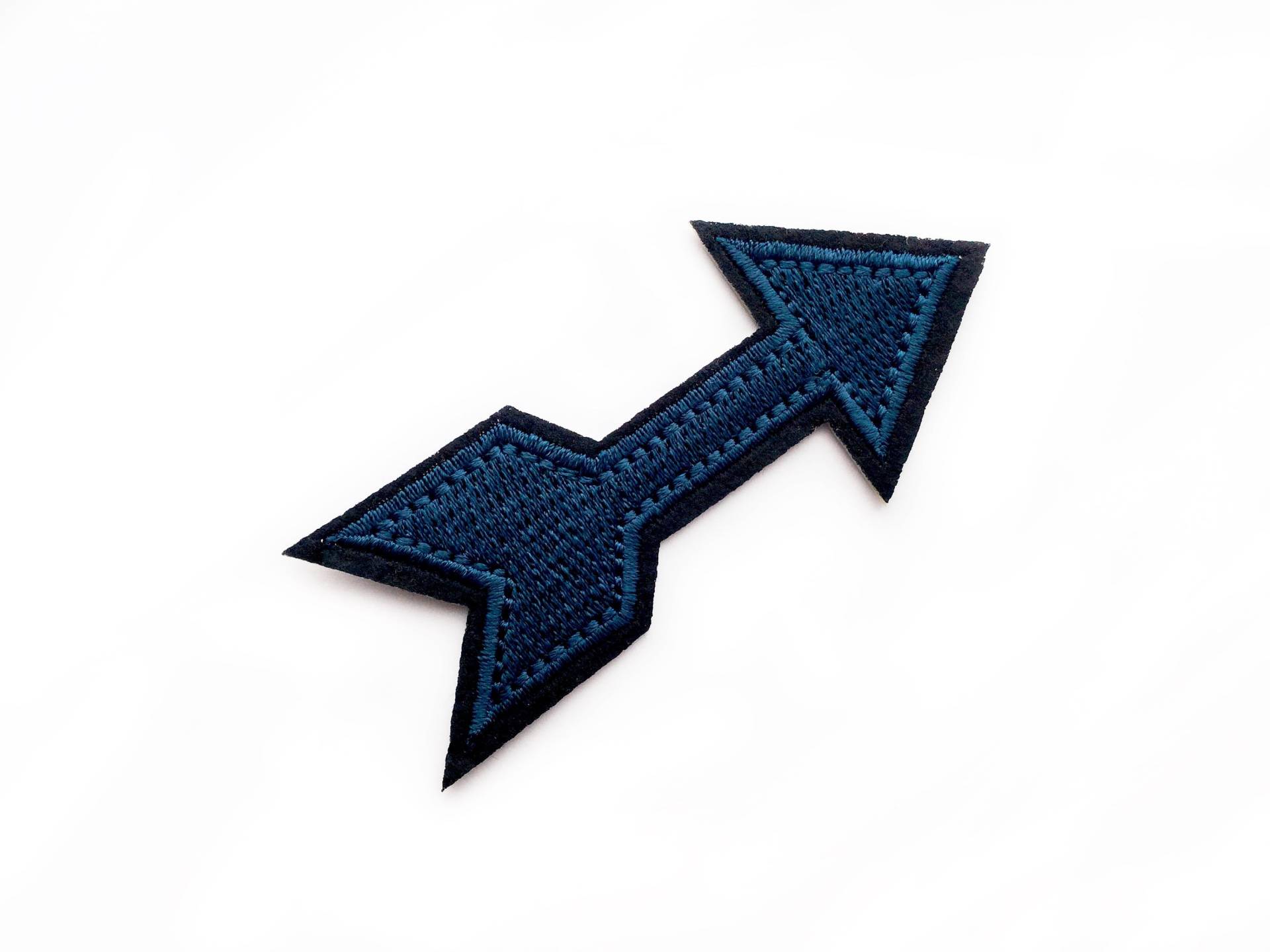 Blauer Pfeil Patches Aufnäher Zum Aufbügeln Bogenschießen Abzeichen Gestickter Dunkelblau Köcher Patch Aufkleben Blauer Pfeil Patches Aufnäher Zum Aufbügeln Bogenschießen Abzeichen Gestickter Dunkelblau Köcher Patch Aufkleben von ButtonCool