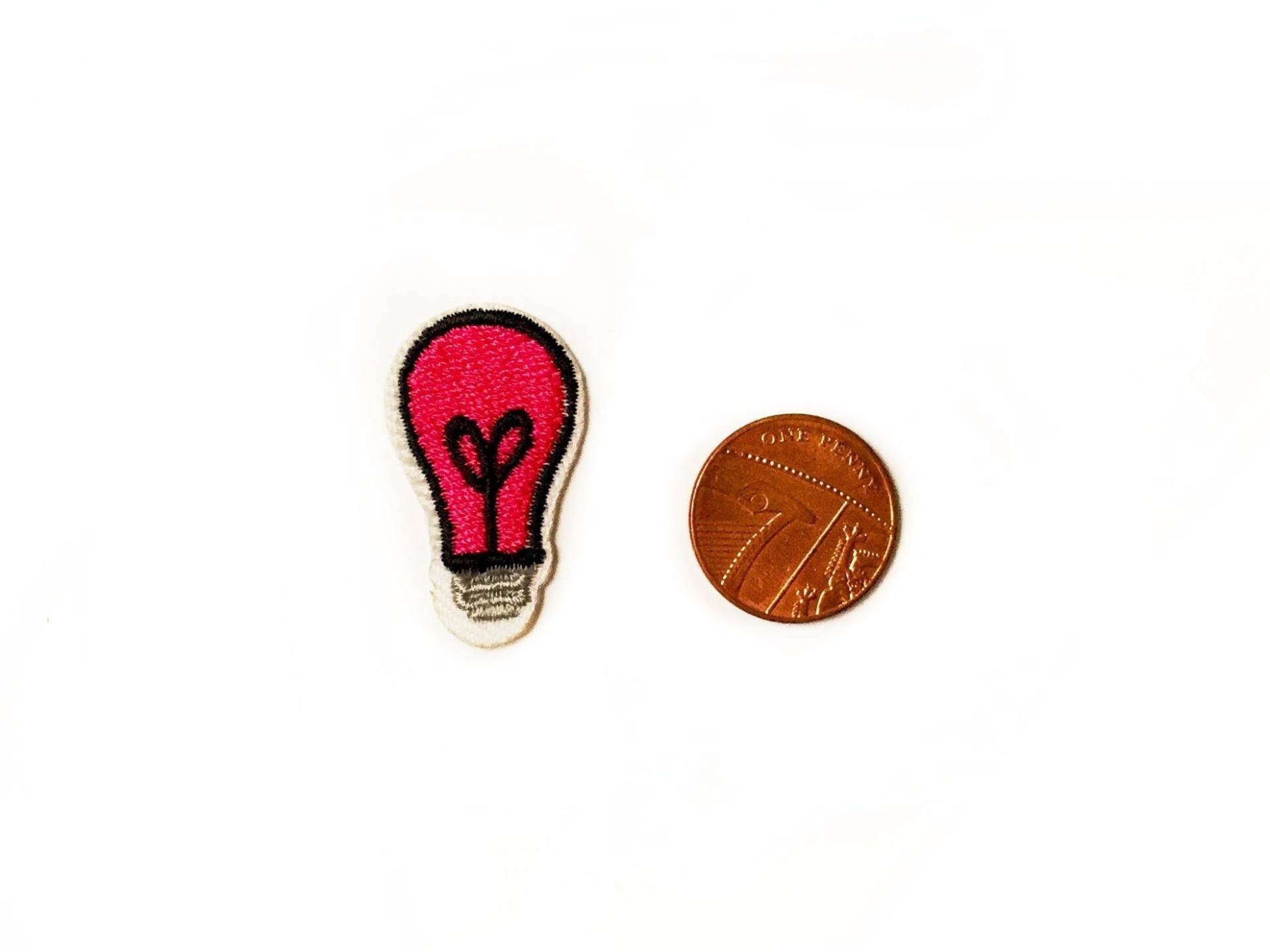Mini Pink Patches Glühbirne Kleine Micro Süsse Hippie Patch Clever Eisen Auf Gestickter Flicken Abzeichen Mini Pink Patches Glühbirne Kleine Micro Süsse Hippie Patch Clever Eisen Auf Gestickter Flicken Abzeichen von ButtonCool