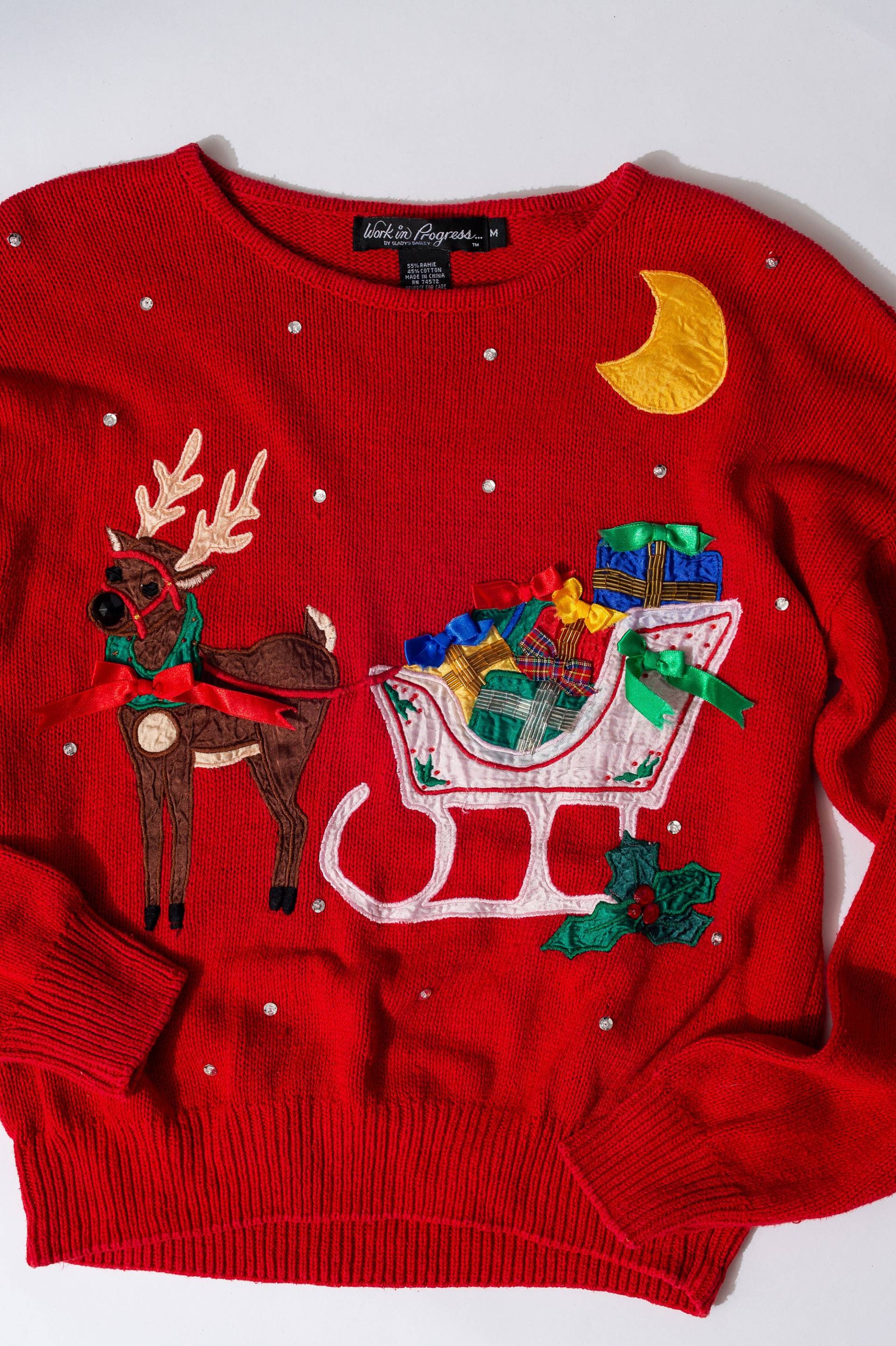 Vintage Work in Progress Weihnachtspullover Ugly Christmas Sweater von ButtonsForPigeons