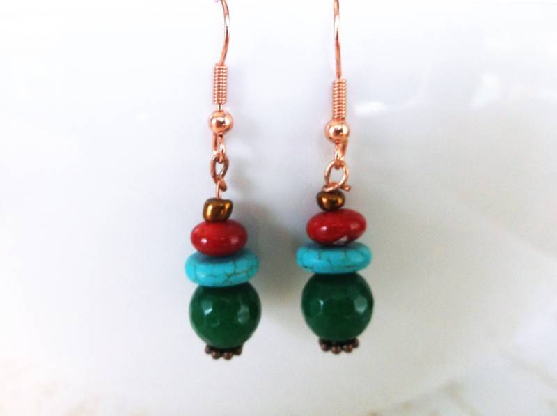 Rote, Grüne Und Türkisfarbene Ohrhänger Rote, Grüne Und Türkisfarbene Ohrhänger von ButtonsandBeadsbyJen