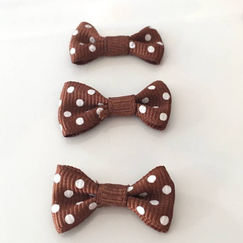 Brown Dotty Ripsband Bögen Kartendekoration | 10 Stück von Buttonsheduk