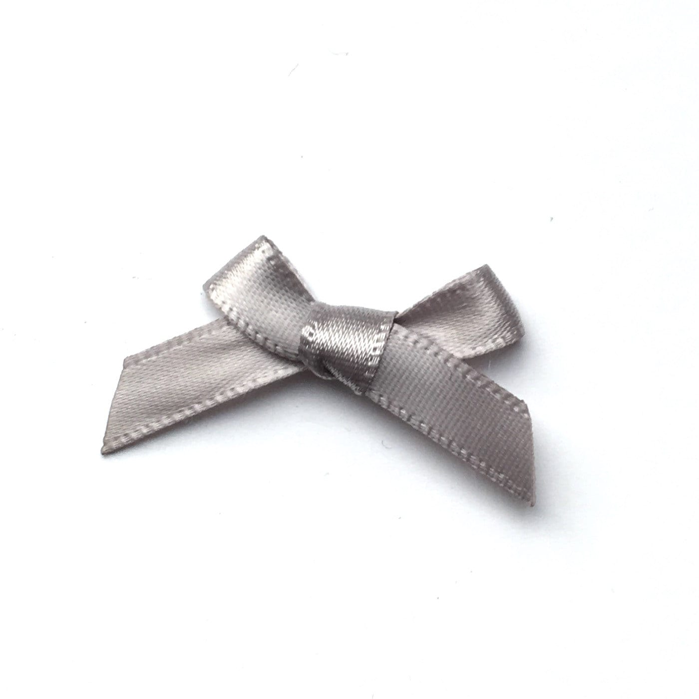 Silber Satinband Bögen 7 Mm Vorgebundene Verzierungen | 20 Stück Silber Satinband Bögen 7 Mm Vorgebundene Verzierungen | 20 Stück von Buttonsheduk