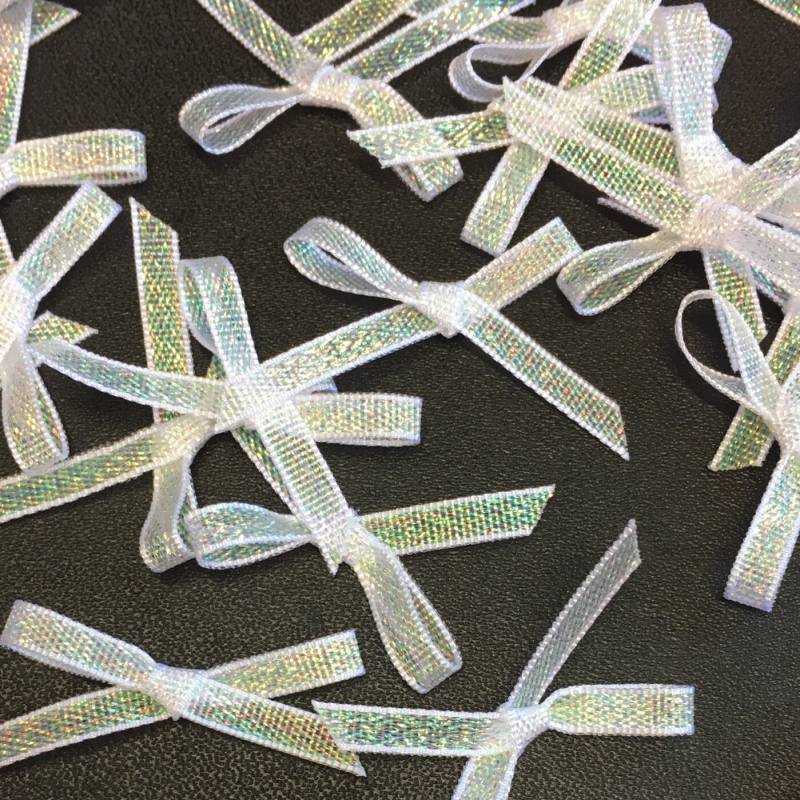 Weiß Irisierendes Satinband Bögen , 5 Mm - 20 Stück von Buttonsheduk