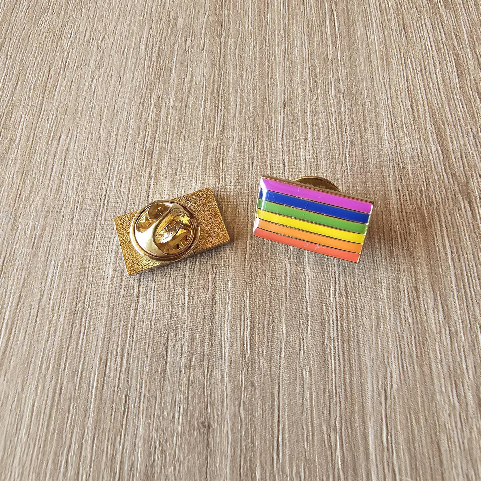 Regenbogen Fahne Lgbtq Flagge Pin Button Rainbow Flag Regenbogen Fahne Lgbtq Flagge Pin Button Rainbow Flag von Buttonwerkstatt