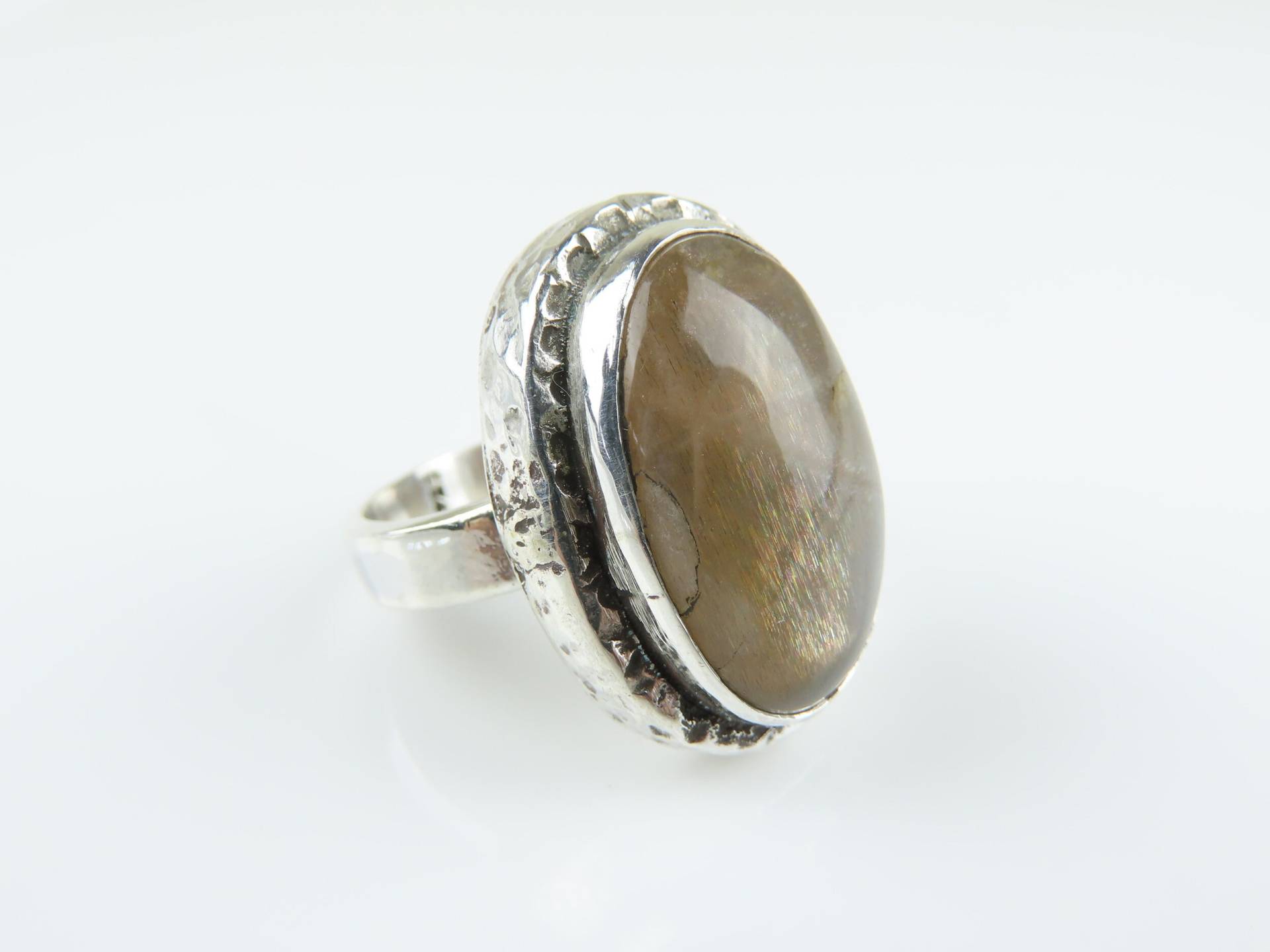 925 Silber, Brauner Mondstein, Gehämmerter Bandring von BuwanaJewelry