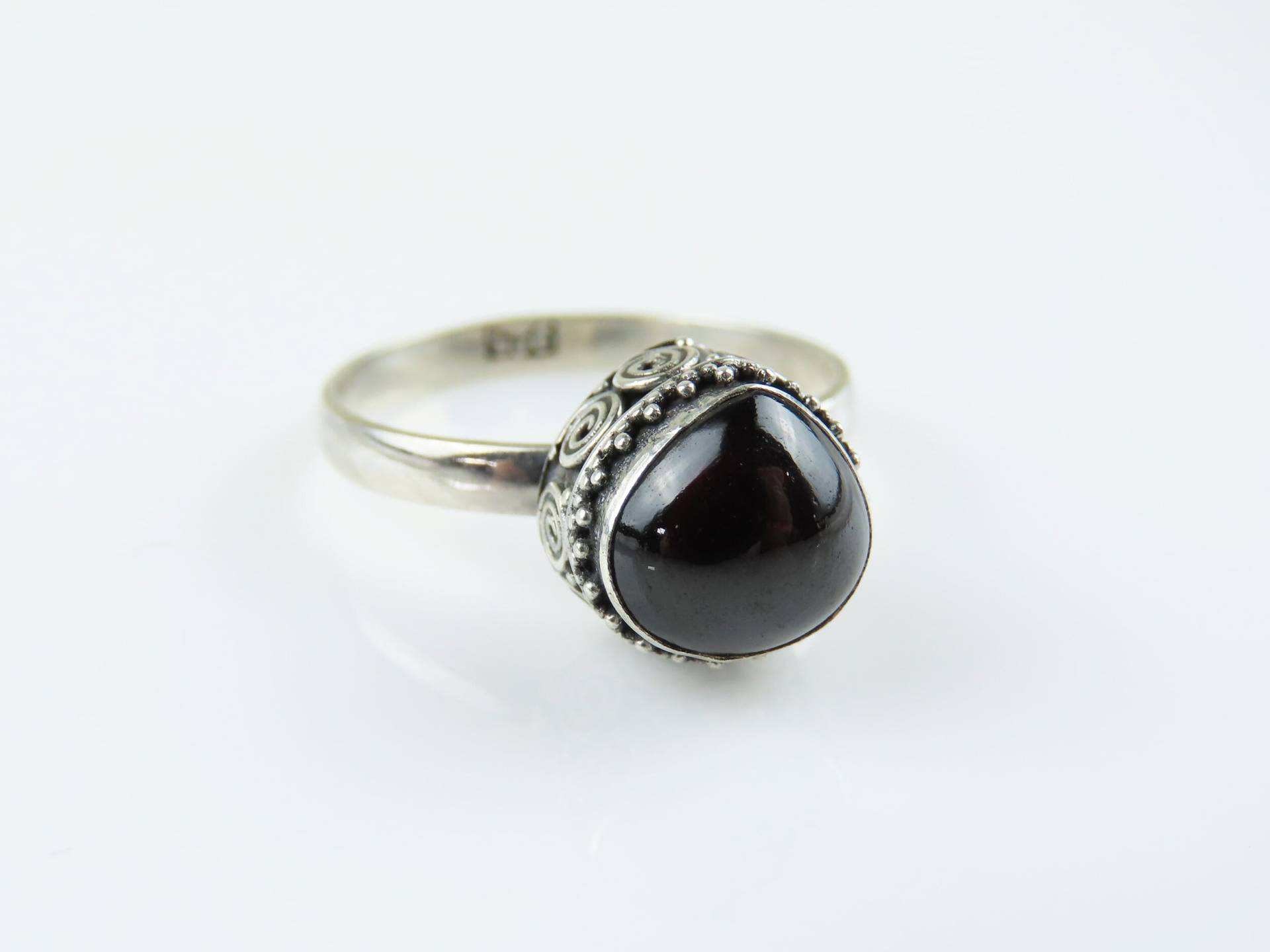 sterling Silber, Granat, Edelstein Ring von BuwanaJewelry