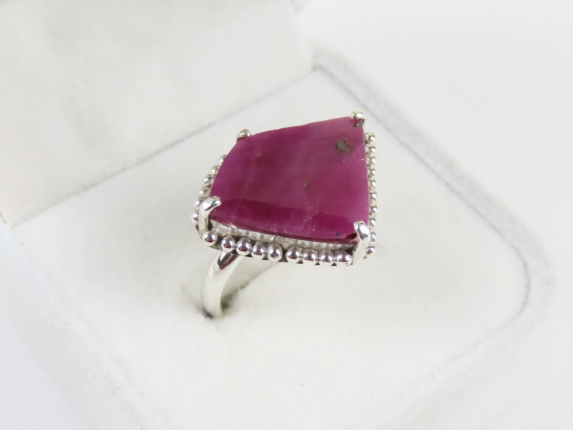 sterling Silber, Rubin Edelstein, Bali Jawan, Edelstein Ring von BuwanaJewelry