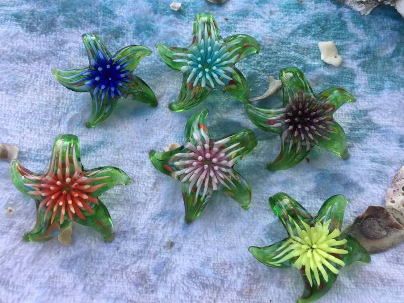 1 Stk Lampwork Glas Stern Fisch Anhänger/Murano Inner Flower von BuyAFairytale