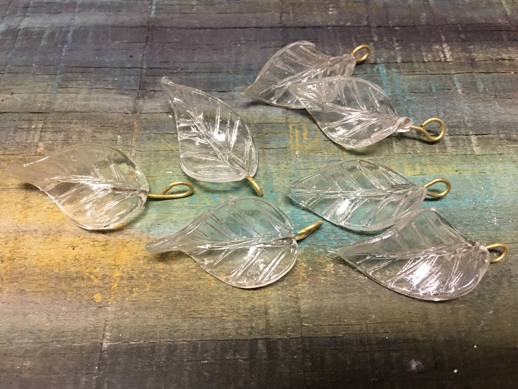 10 Stück Vintage Große Klar Glas Blätter Headpins - Eingebettetes Messing Draht Glas. {F7-221#001452} von BuyAFairytale