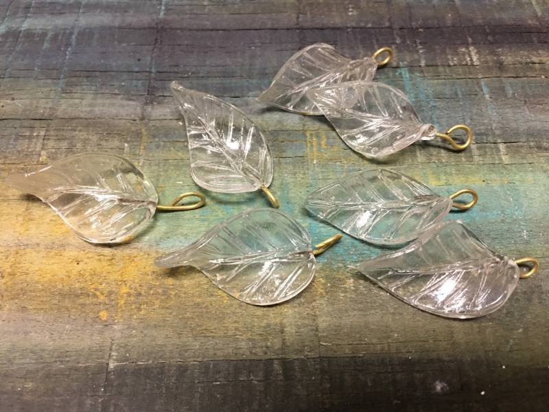 10 Stück Vintage Große Klar Glas Blätter Headpins - Eingebettetes Messing Draht Glas. {F7-221#001452} von BuyAFairytale