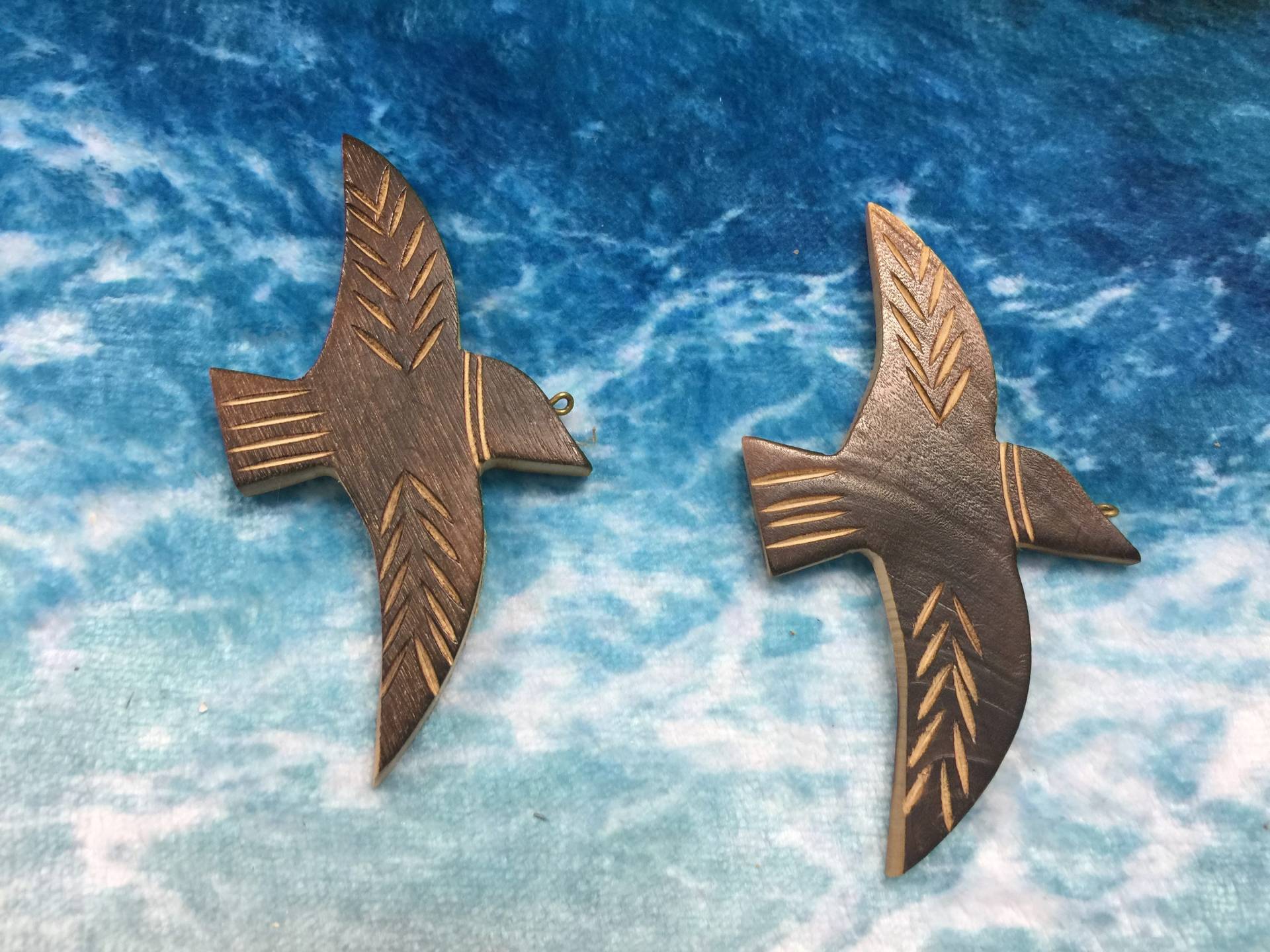 2 Stück Große Handgeschnitzte Holz Vogel Anhänger Ohrring-Charms von BuyAFairytale