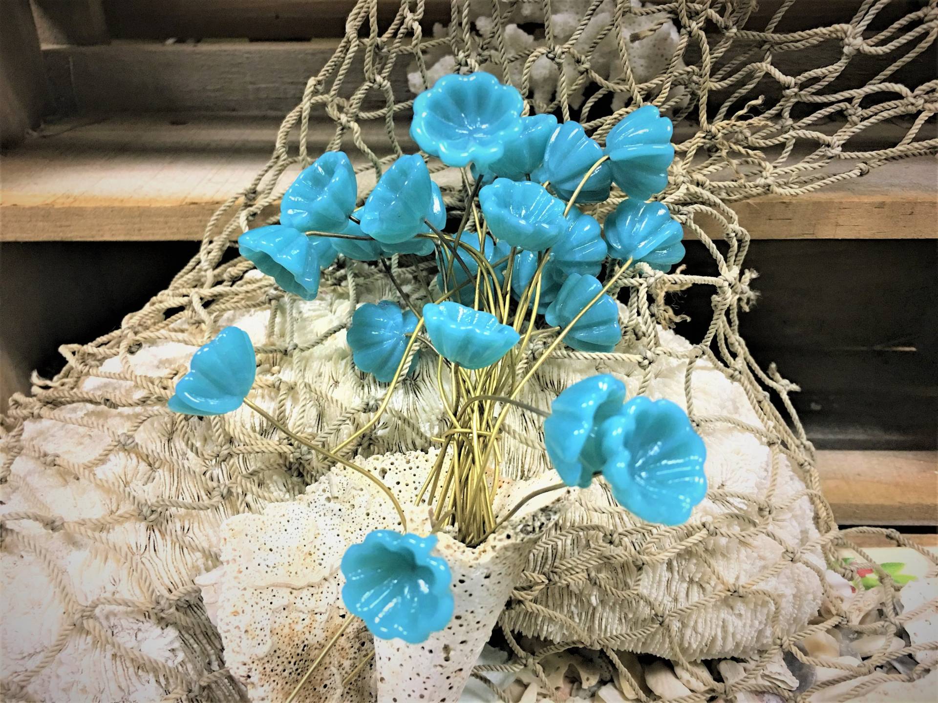 6 Vintage Glasperlen Türkise Glasblüten Headpins Hutmacherzubehör von BuyAFairytale