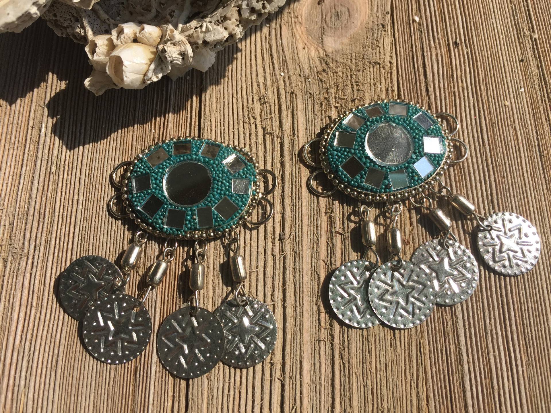 Ein Grosses Paar Aluminium-Spiegelquasten/Glasanhänger Handgefertigter Anhänger Gipsy Ethnic von BuyAFairytale