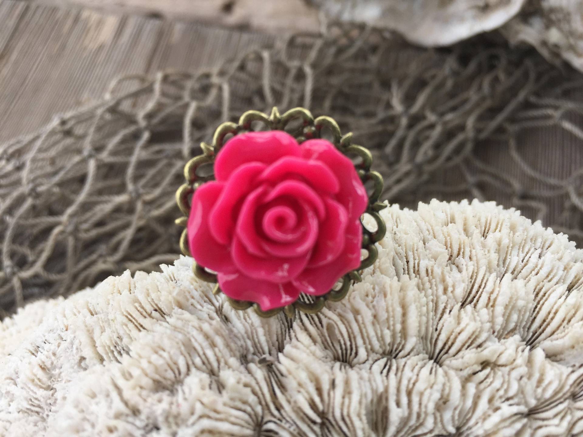 Harz Ring Rose Rose Einstellbar Filigran Aus Messing von BuyAFairytale