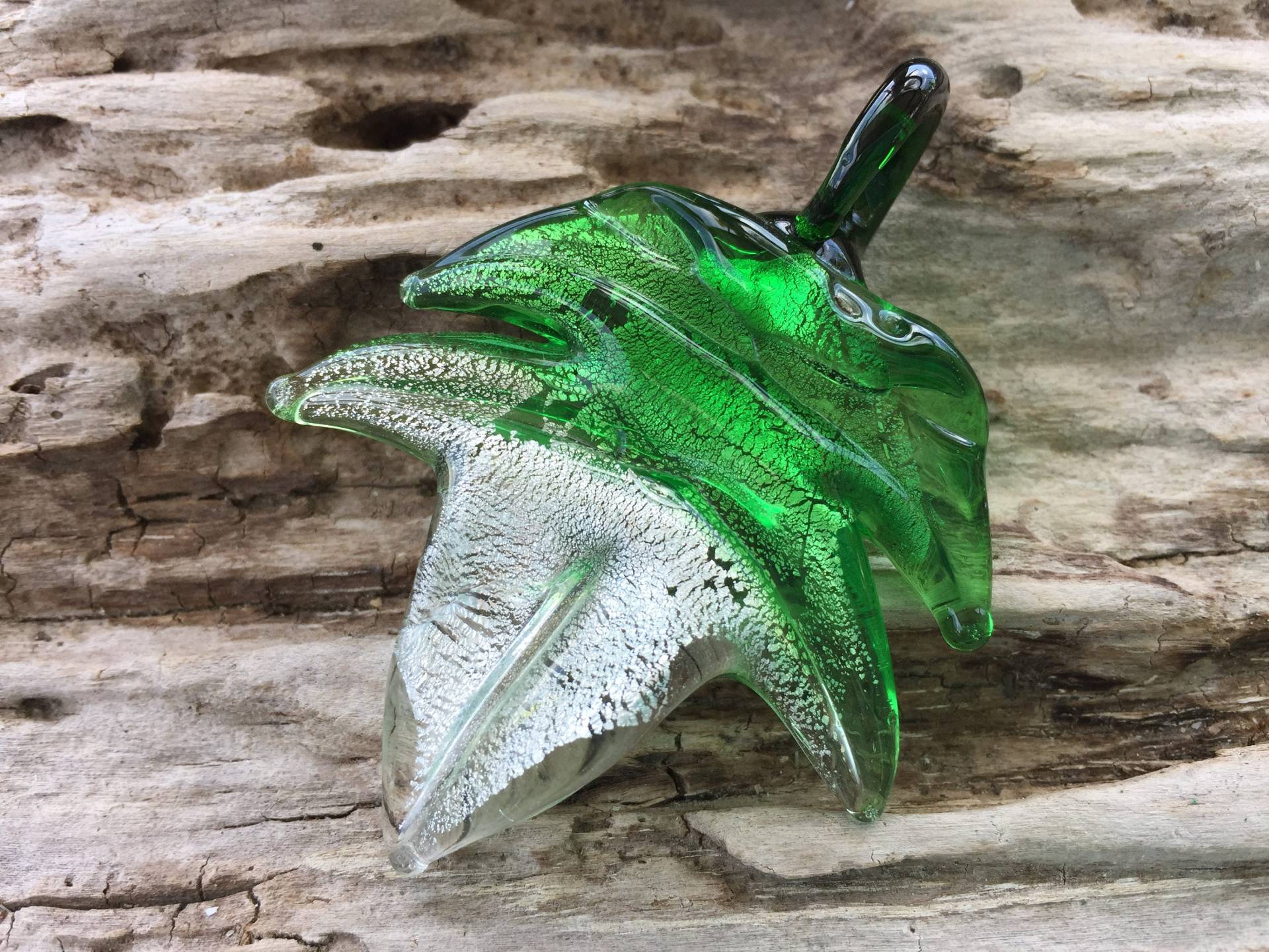 Lampwork Lime Grün Glas Blatt Anhänger Murano Style Art Glass von BuyAFairytale