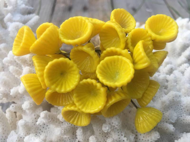 Vintage Glasperlen Blüten Headpins Handgefertigte Hutperlen von BuyAFairytale