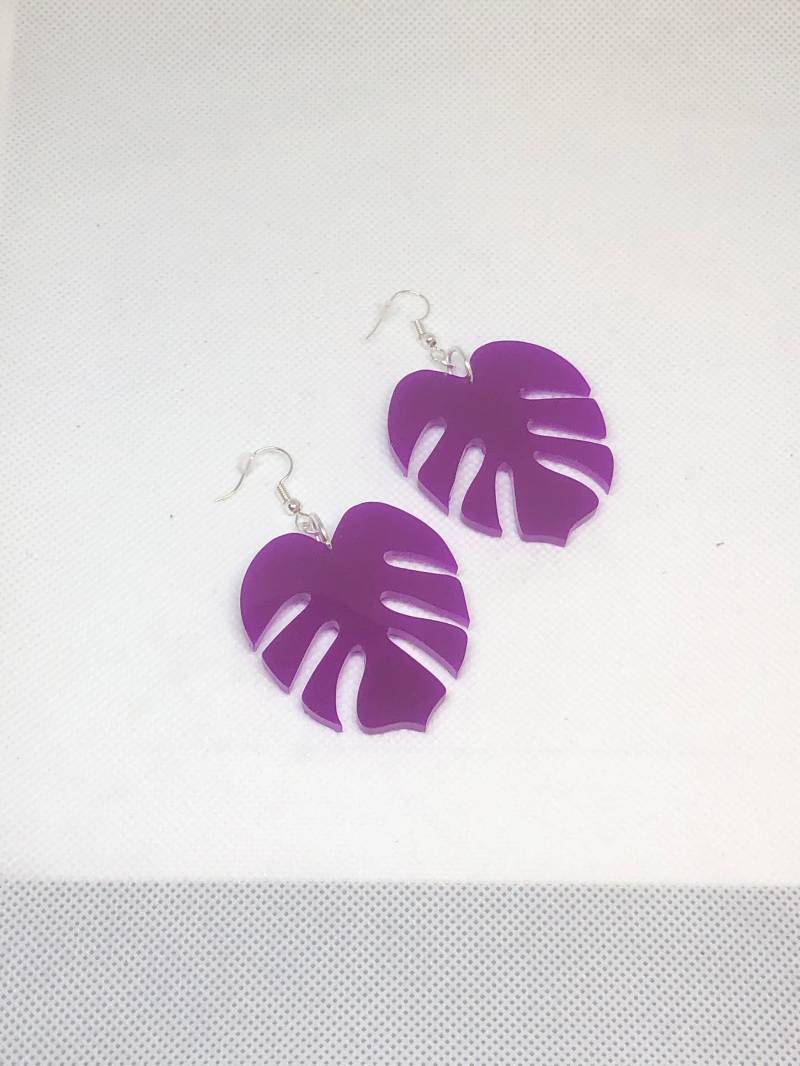 Große Neonviolette Monstera-Dangles Große Neonviolette Monstera-Dangles von BuyApeShiz