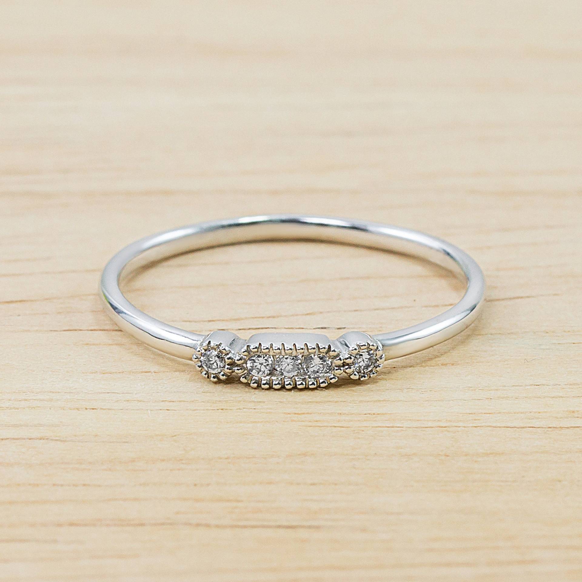 Milgrain 5 Diamant Ehering, 14K/18K Gold, Minimalistisch Dünne Halbe Ewigkeit, Stapelbar Ring, Weißgold Stapelring von BuyArtJewels