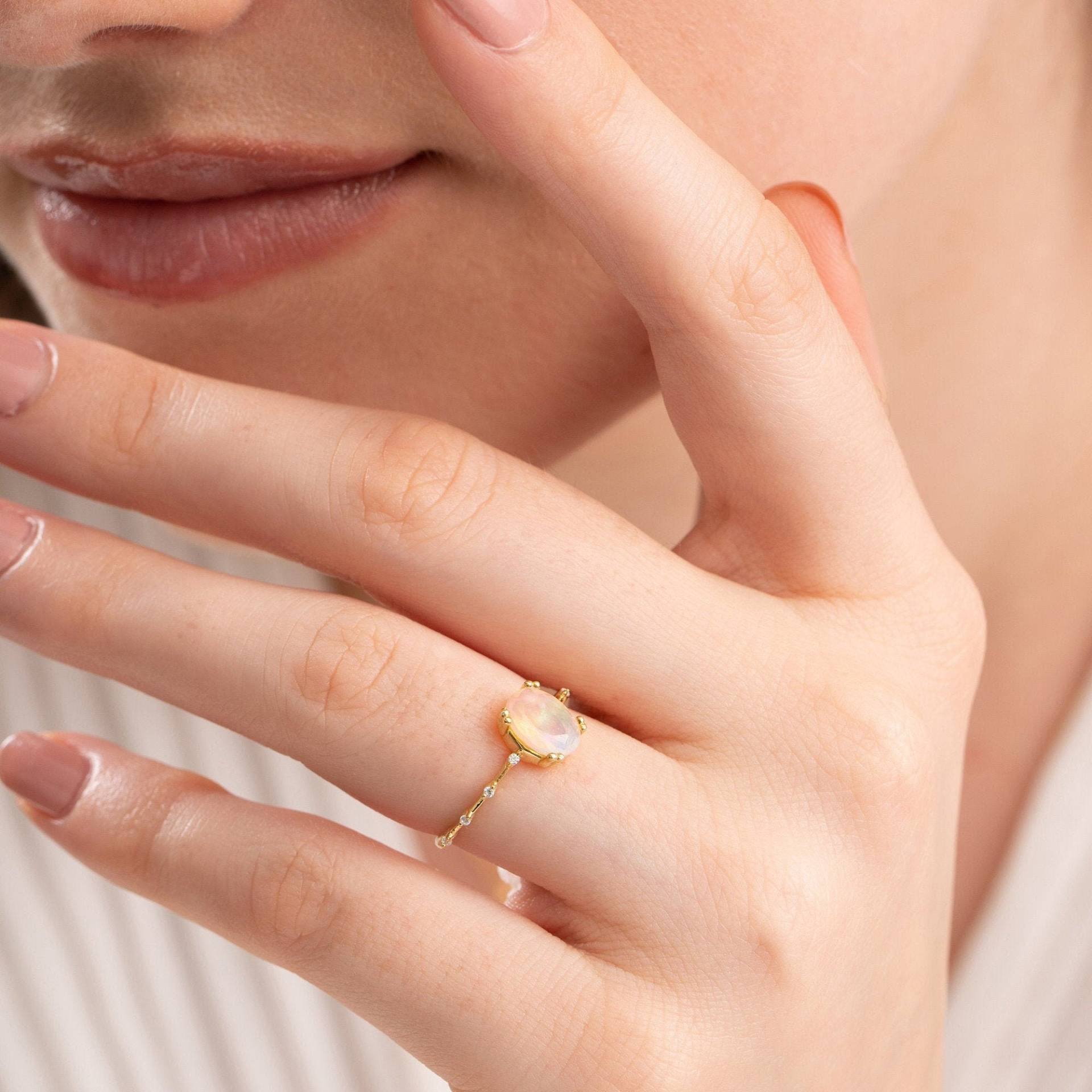 Opal Verlobungsring, Natürlicher Echter Ovaler Opal, Diamant, Massiver 14K 18K Roségelb Weißgold, Versprechen Jubiläumsring von BuyArtJewels