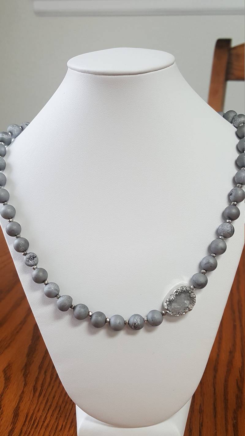 Silber Druzy Quarz Halskette Silber Druzy Quarz Halskette von BuyGosh