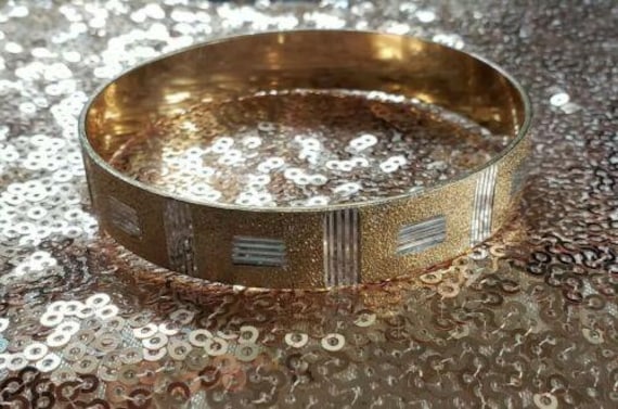 Vintage West Germany 2-Ton Metall Gold & Silber Geätzt Armreif German Made von BuyTheWayArtiques