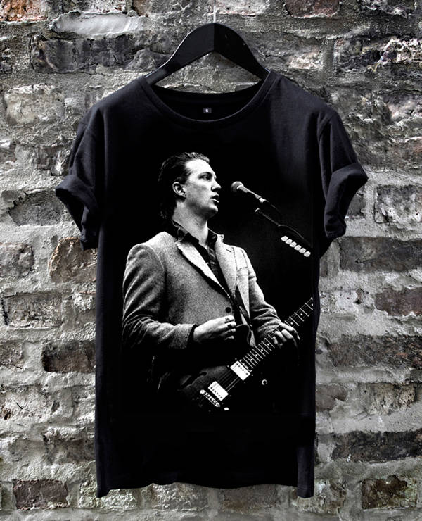 Von Ami Barwell' Josh Homme/Qotsa T-Shirt, Schwarz, 100% Baumwolle, Größen S - 2xl Von Ami Barwell' Josh Homme/Qotsa T-Shirt, Schwarz, 100% Baumwolle, Größen S - 2xl von ByAmiBarwell