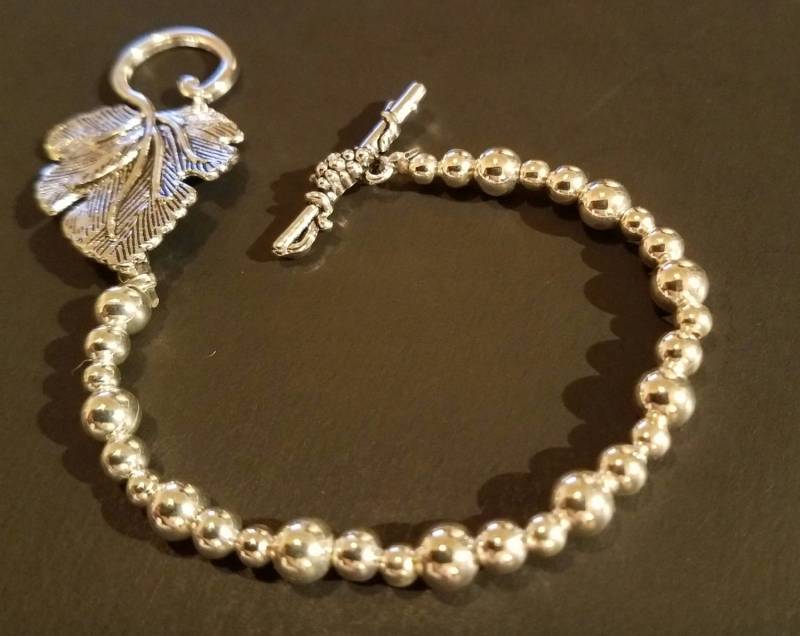 Königliche Perlen Armband Königliche Perlen Armband von ByFaithInc