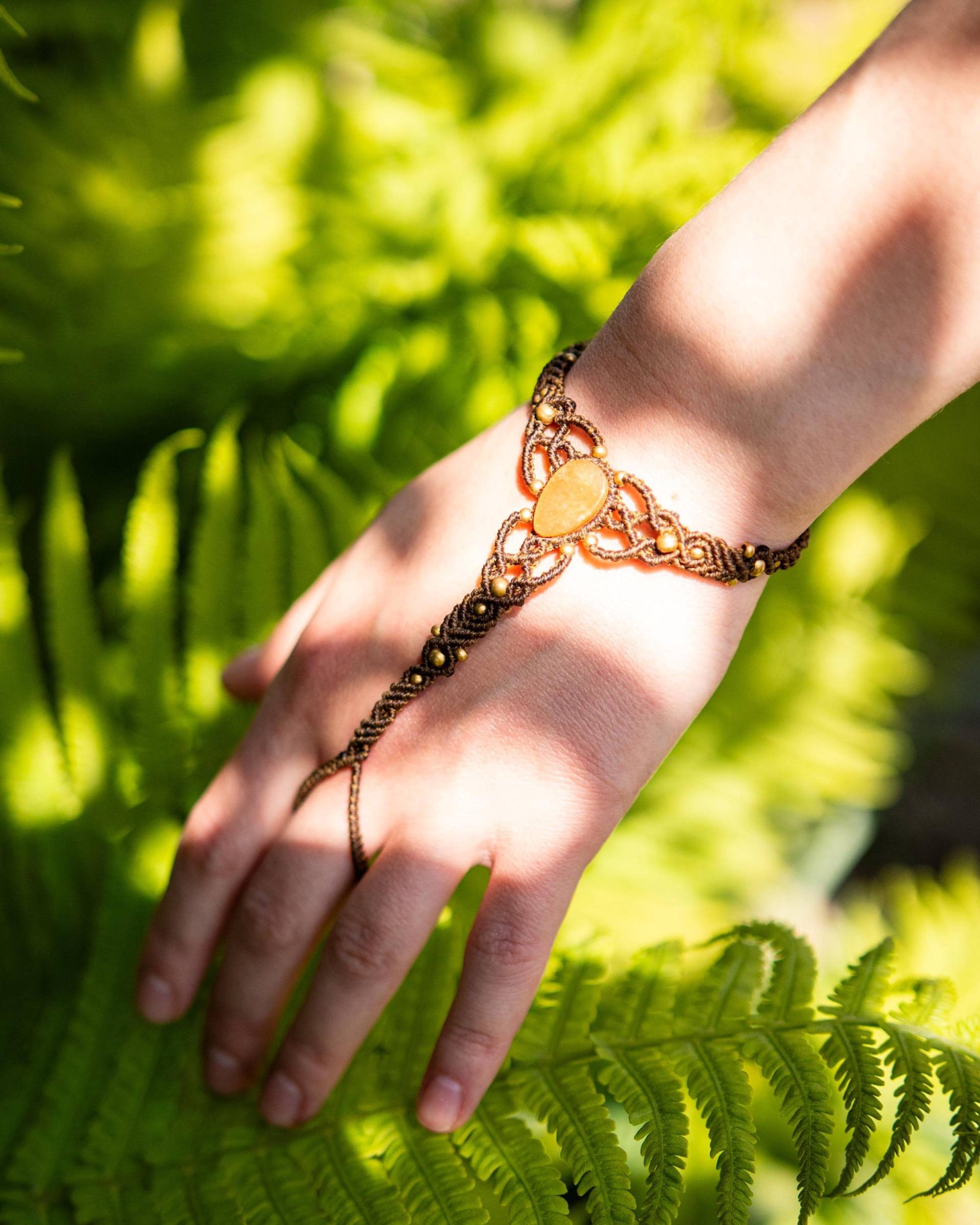 Amba Handschmuck Makramee Amba Handschmuck Makramee von ByGandhari