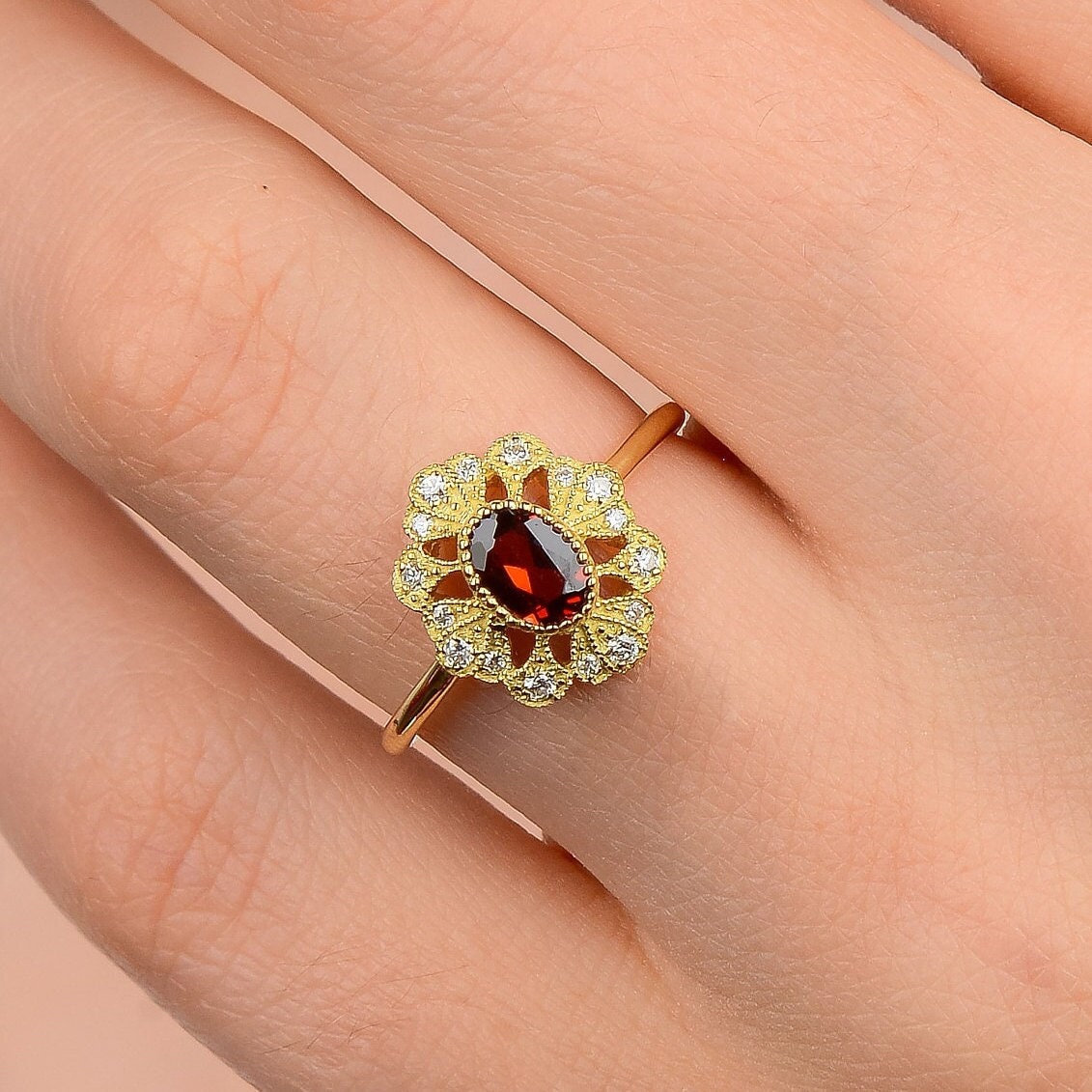 Einzigartiger Vintage Gold Ring Mit Solitär Granat Edelstein Und Diamant, Versprechen Ring, Jahrestag Geschenk Für Frau, Eleganter Zierlicher von ByGianniDiamond