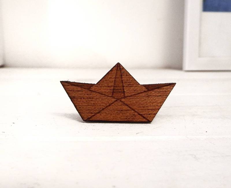 Holzbrosche Kleines Boot - Holzaccessoire Für Damen Und Herren von ByHeloise