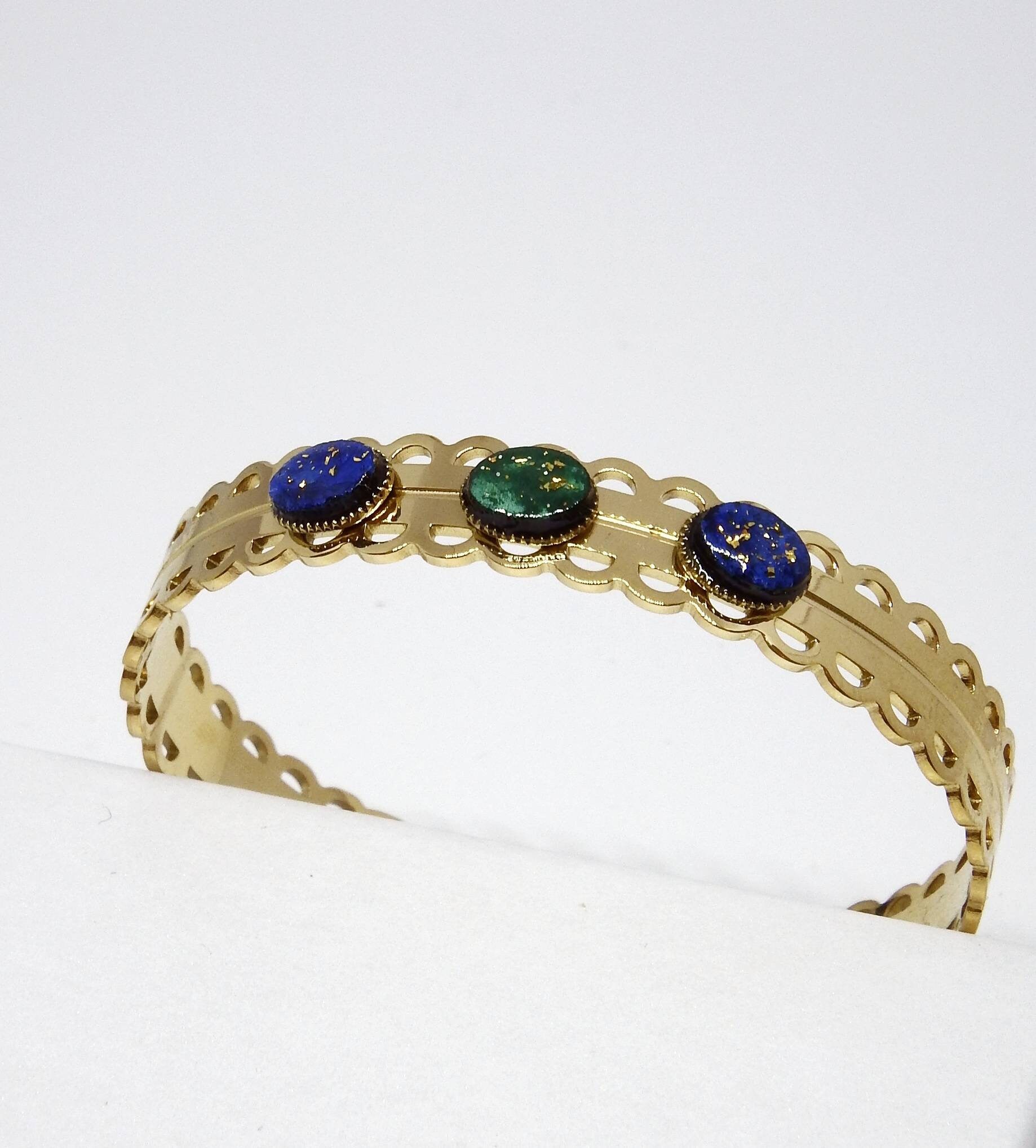 Spitzenarmreif Aus Stahl Und Mahagoniholz, Handbemalt in Grün, Blau Blattgold von ByHeloise