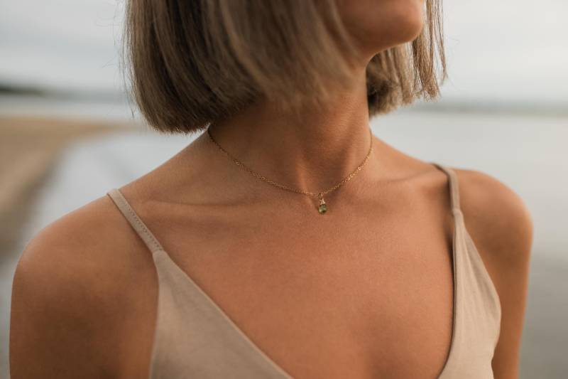 Peridot Anhänger Halskette Zierlicher Edelstein Schmuck von ByIsabelleDesign