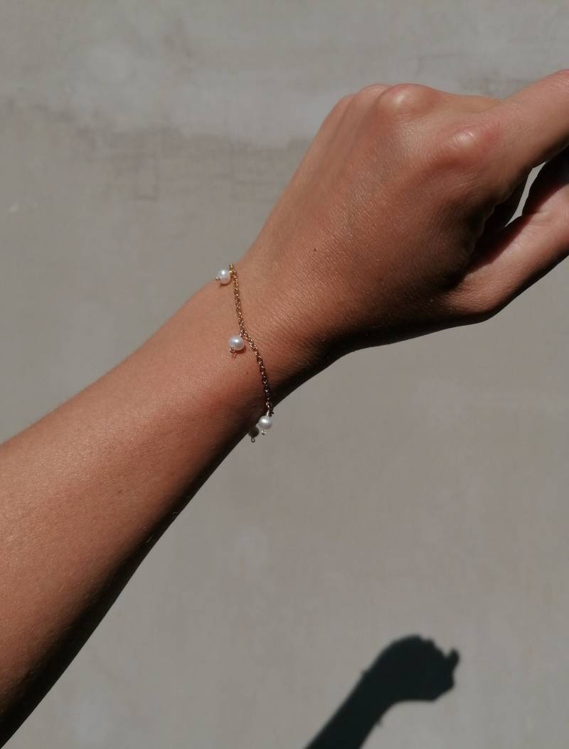 Zierliche Perlen Bettelarmband Pvd Vergoldet, Wasserdicht von ByIsabelleDesign