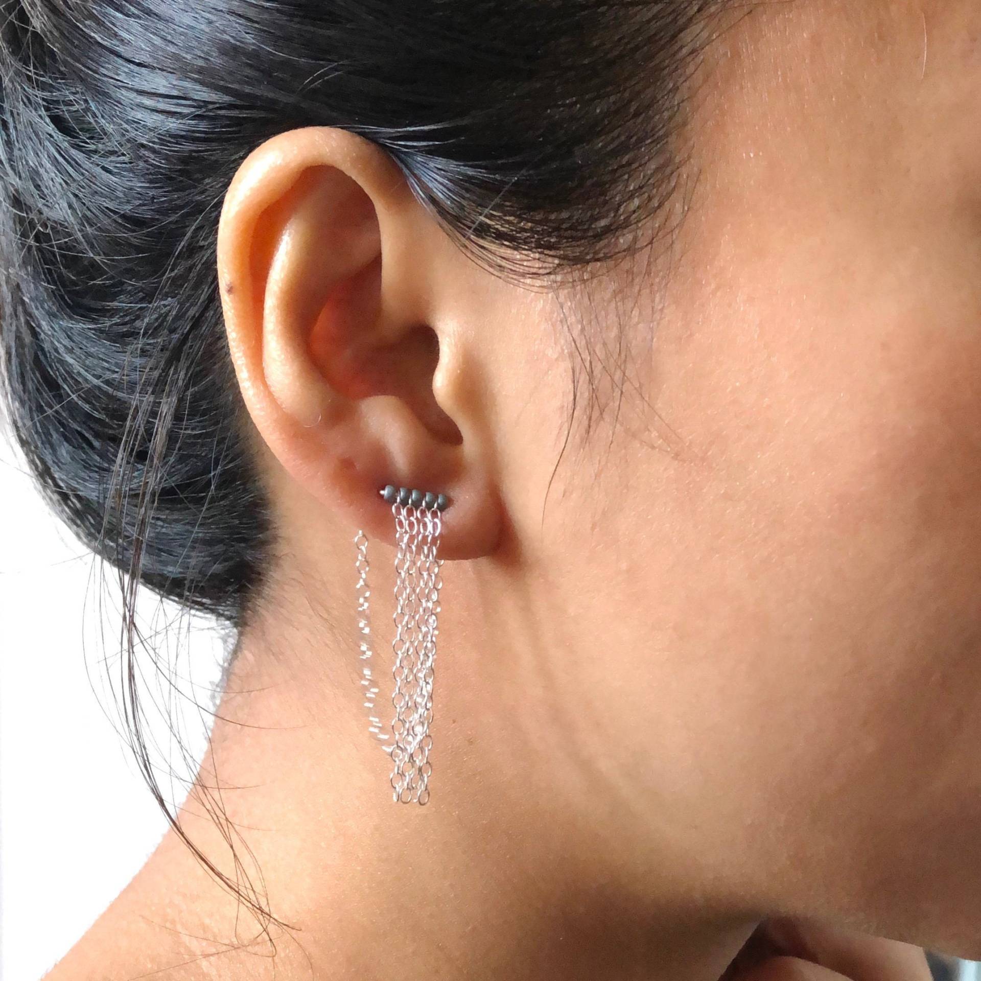Zwei-Loch-Kette Fransenohrring | Kette Quaste Doppel-Piercing Ohrring Grau Ear Jacket Doppel Ohrstecker Kletterer Kettenhemd Ohrringe von ByLawLondon