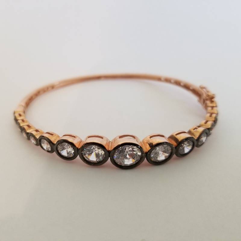 Handgefertigter Armreif Mit Zirkon Diamant | 925 Sterling Silber von ByLivRich