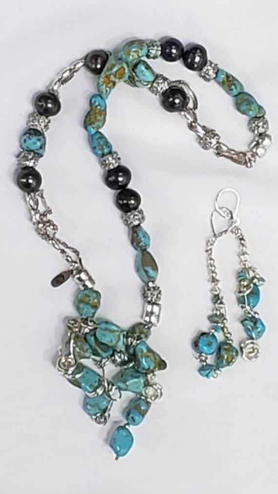 Türkis Und Perlenkette Mit Anhänger Armband Ohrringen von ByMarkAndrew