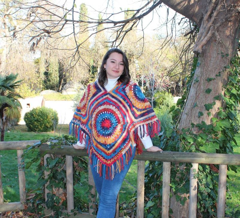 Häkel Ponchos, Oversize Pullover, Leichter Winter Damen Häkelpullover, Boho Poncho, Geschenk Für Sie, Handgestrickter Quasten Poncho von ByMasal