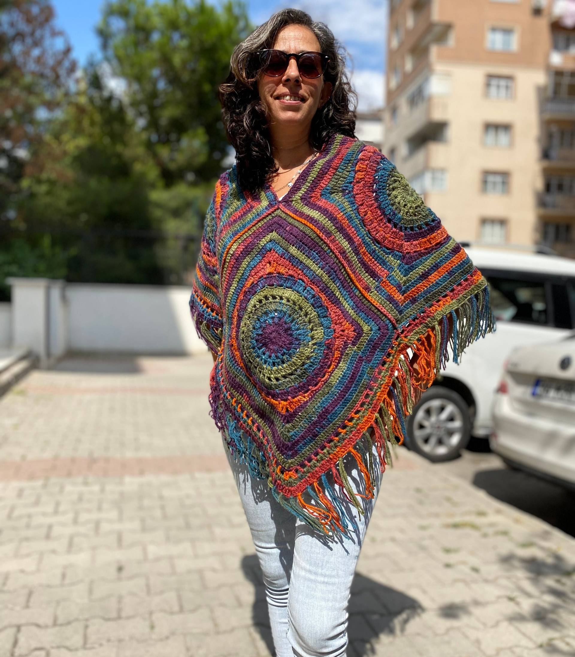 Häkel Ponchos, Oversize Pullover, Leichter Winter Damen Häkelpullover, Boho Poncho, Geschenk Für Sie, Handgestrickter Quasten Poncho von ByMasal