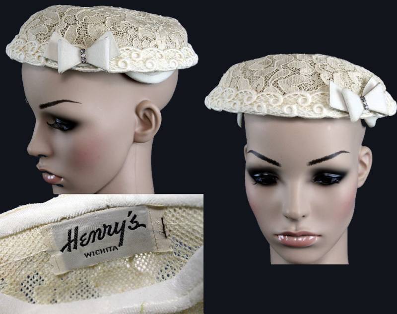 Vintage 1950S Light Tan Hut Gartenparty Mad Man Rockabilly Designer Kleid Retro Femme Fatale Samt Strasssteine von ByMidnightSparkle