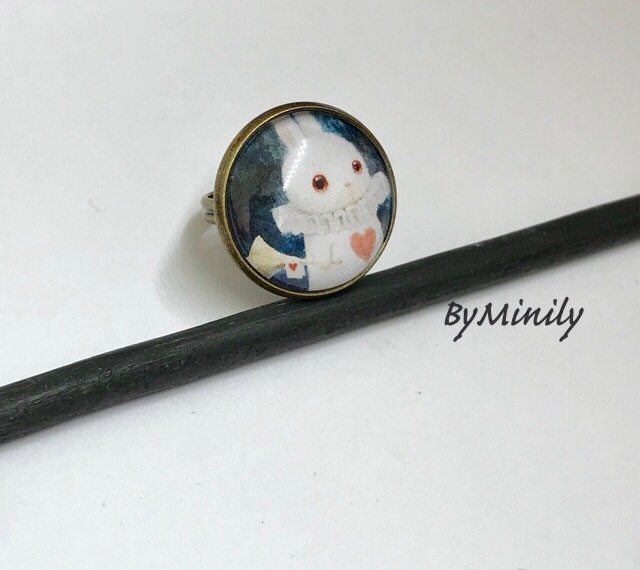 Cabochon Ring Ausgefallene Runde, Kaninchen, Alice Im Wunderland, Illustriert, Imaginär von ByMinily