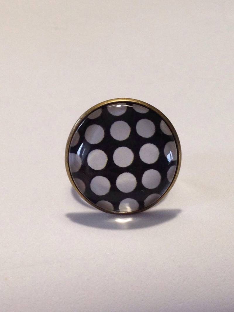 Runder Cabochon-Ring, Große Runde Punkte, Schwarz Und Weiß von ByMinily